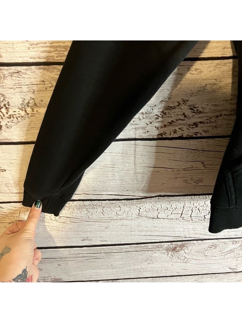 Alphalete Logo Embossed Hoodie In Black - Picture 5 of 9